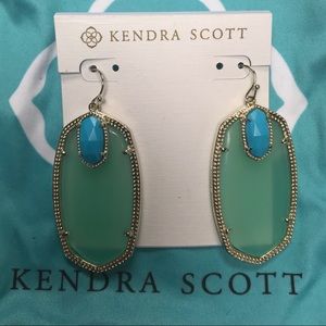 Beautiful Kendra Scott earrings!